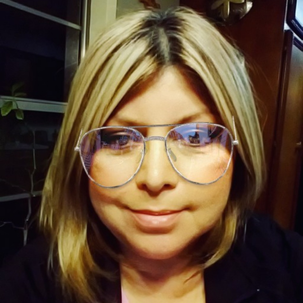 Meet your Posher, Elizabeth